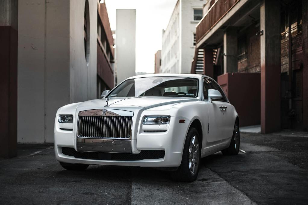 photo of white rolls royce ghost - mobile car detailing san diego