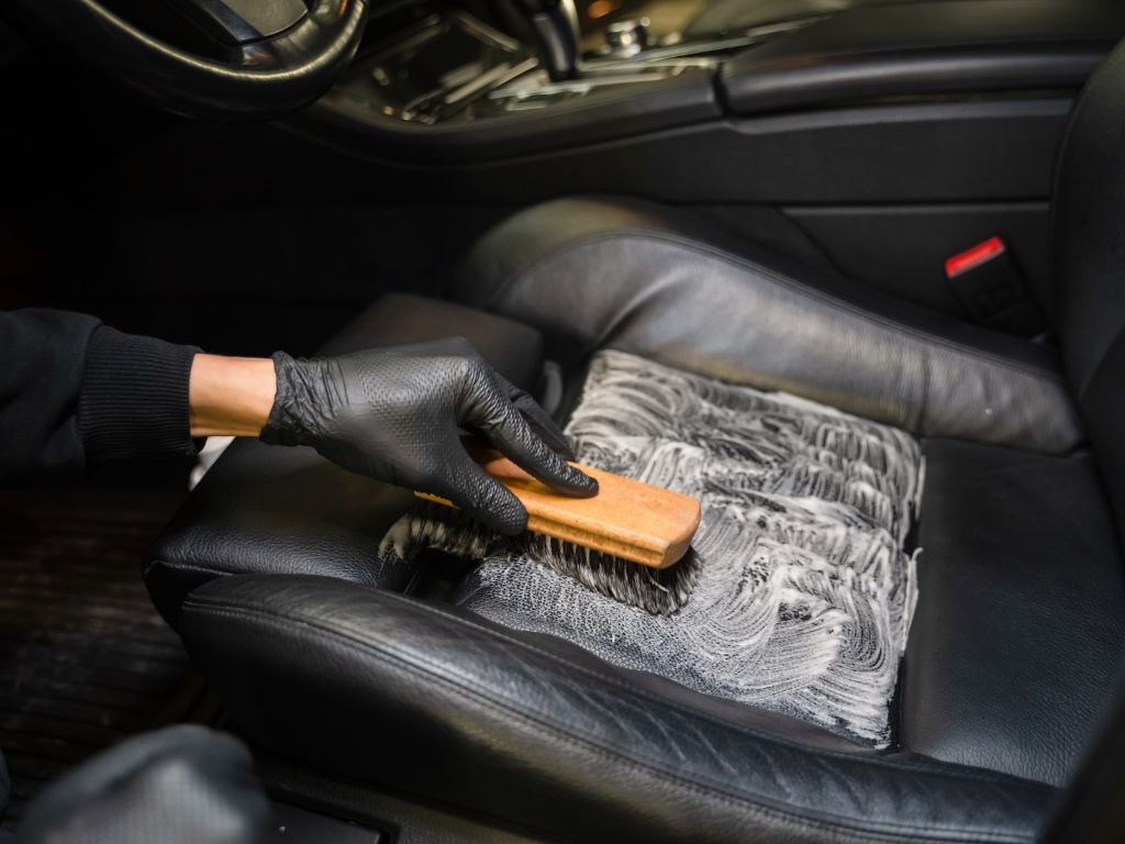 Traditional Shampooing for Car Upholstery